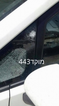 إصابة جيب "إسرائيلي" بالرصاص على حاجز قلنديا "فيديو"