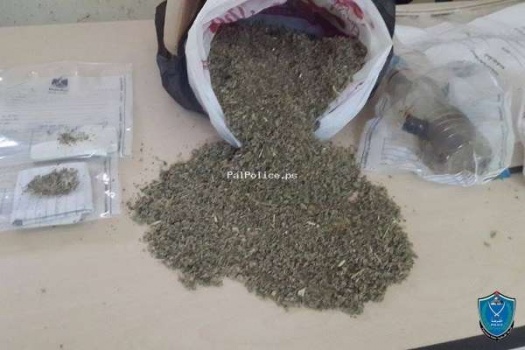 الشرطة تضبط كمية من المخدرات في منزل قرب الخليل
