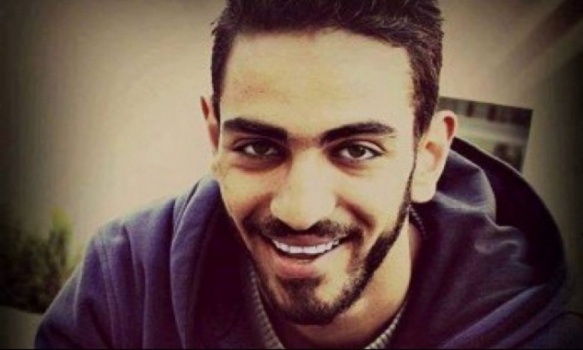بالصور | إياد سجدية.. وسط زخات الرصاص وقف يغني للوطن