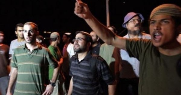 مستوطنو "دوليب" يمارسون أعمال عربدة غرب رام الله