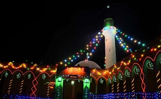 تبذير هائل في إنارة المساجد الفلسطينية لا يرضي الله ولا رسوله