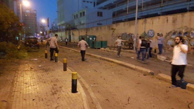 بالصور : انفجار ضخم و كبير يهز العاصمة اللبنانية بيروت قبيل الافطار