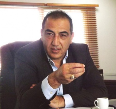 العالم الفلسطيني عدنان مجلي يستكشف "جين الحياة" لإطالة عمر الإنسان