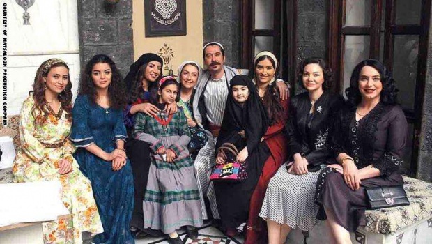 اتهامات لمسلسل باب الحارة بـ”الترويج لداعش” و علم الثورة السورية