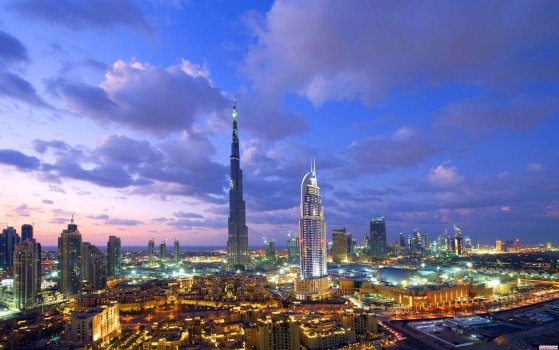 شاهد ..في برج خليفة ..3 أوقات للإفطار برمضان