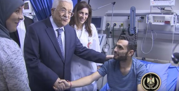 فيديو| الرئيس يعود المرضى و يزور مجمع فلسطين الطبي ويقرر ترميم قسمين