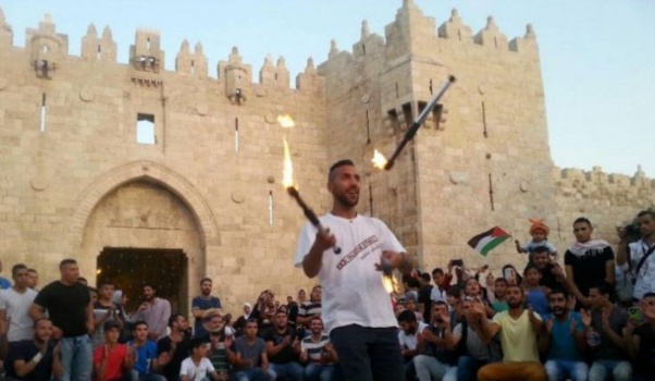 الليلة.. أطول إفطار جماعي حول سور القدس