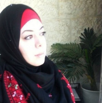 "بتضل بنت مخيم إيش بدك يطلع منها!"