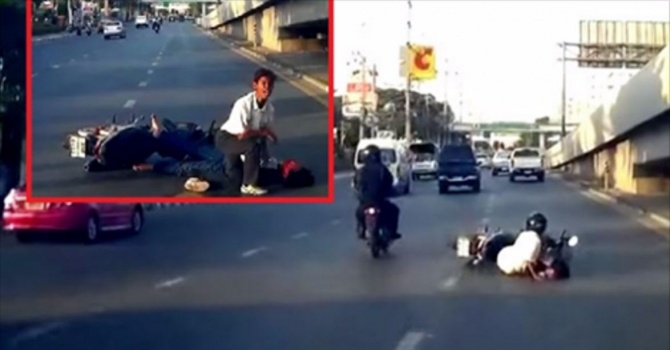 بالفيديو.. فى عز الظهر..تايلاندي يتلقى رصاصة فى رأسه أثناء قيادة دراجته!