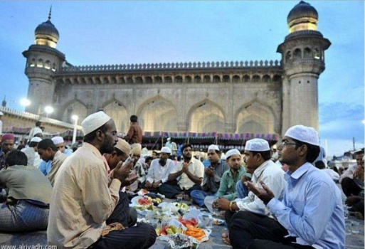 مسلمون في 5 دول يفطرون "أول" أيام رمضان