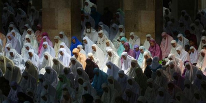 حكم صلاة التراويح للمراة في المسجد دون اذن الزوج