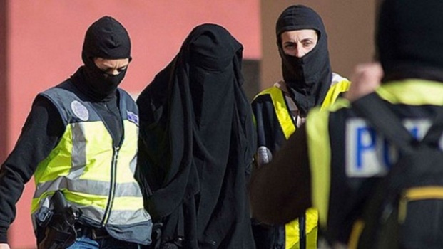 فرنسا: السجن 3 سنوات على فرنسية ـ تونسية بتهمة "تمجيد الإرهاب"