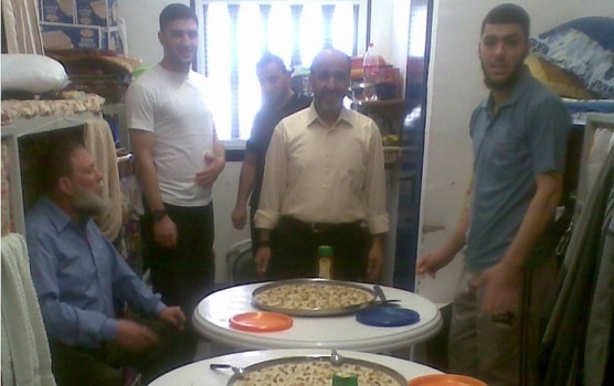 عيد الأسرى .. كأنك بينهم
