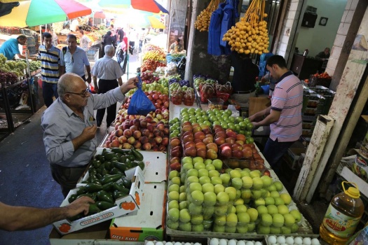 جنين: تذمر المواطنين من أرتفاع أسعار الفواكة عشية العيد