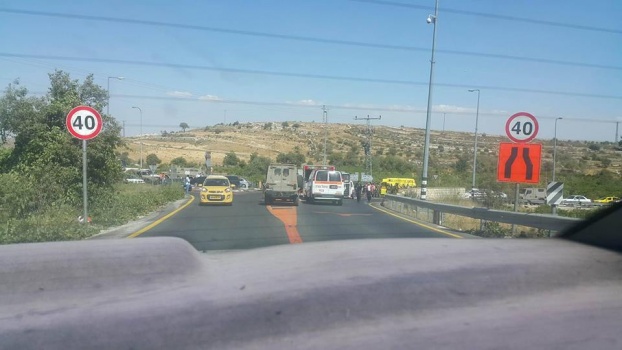 اصابة فلسطيني بجراح خطرة و 4 جنود صهاينة بانقلاب آلية عسكرية قرب "عتصيون"