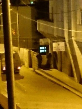 بالصور|إصابة 3 شبان بالرصاص "المطاطي" بعد اقتحام دير أبو مشعل