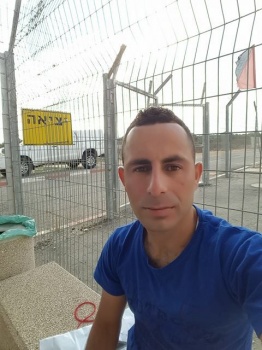 جنين: الأحتلال يسحب "تصريح" شاب ويمنعه من دخول أراضي ال48 حتى عام 2108