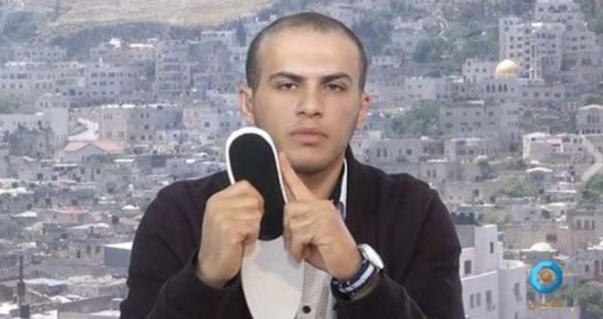 "فلسطيني يخترع "ضبان ذكي" يتحكم بالأجهزة الحديثة"