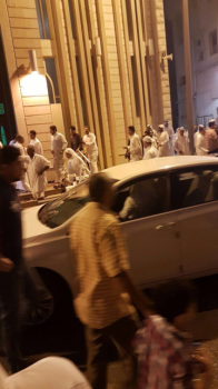 السعودية.. 3 تفجيرات انتحارية قرب الحرم النبوي وبالقطيف (صور)