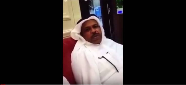 فيديو| رجل خليجي يدخن سيجار من الذهب الخالص عيار 24 قراط!!