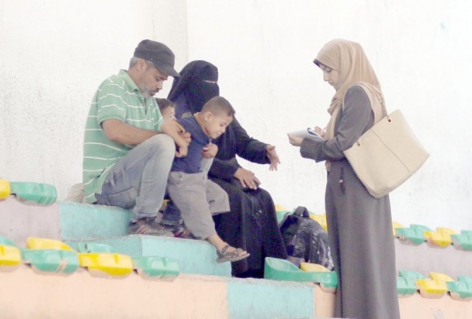 "زوجة فلسطينية مهددة بالطلاق والعِصمة بيد معبر رفح "
