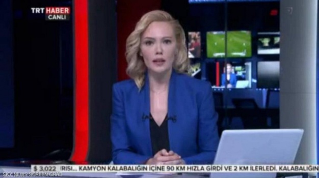 هذه المذيعة القت بيان الانقلاب .. ثم اطلت بعد ساعات لتعلن فشله