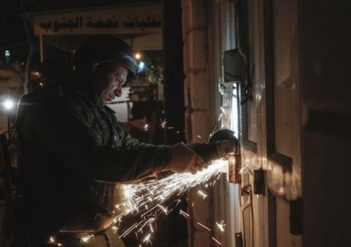 الاحتلال يشن حرباً على صناعة الأسلحة في الضفة