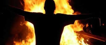 شاب يتصل بالشرطة مهدداً باحراق نفسه في الخليل