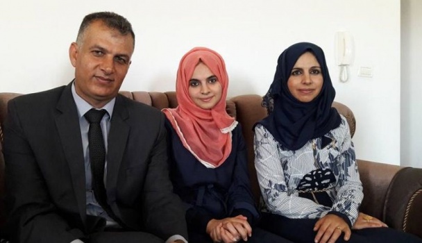 رينا تستعيد فرحة أهلها التي نزعها عدوان 2014