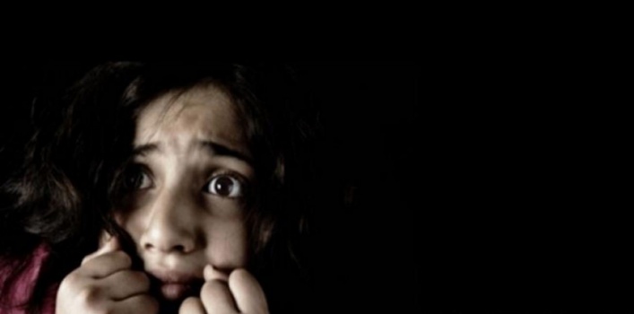 حدث بالضفة| رجل كبير بالسن يتحرش جنسيا بطفل وشقيقته
