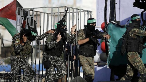 صحيفة اسرائيلية:استراتيجية جديدة للمقاومة.. صواريخ أقل وأنفاق وكوماندوز أكثر