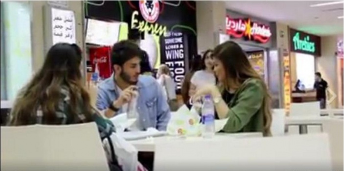 فيديو|مقلب شاب ياكل من الناس في تاج مول عمان .. فكيف كانت ردة الفعل؟