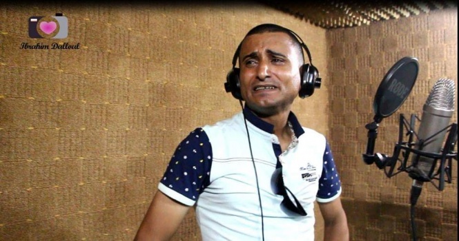 "القطة والبنطلون والخبيزة" تثير الجدل..من هو عادل المشوخي؟؟