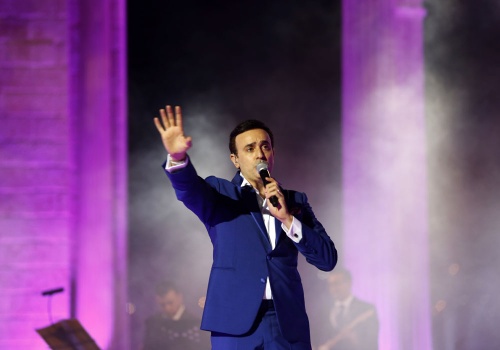 شاهد بالفيديو: من مسرح "روابي" الفلسطيني .. صابر الرباعي يغني لحرية القدس