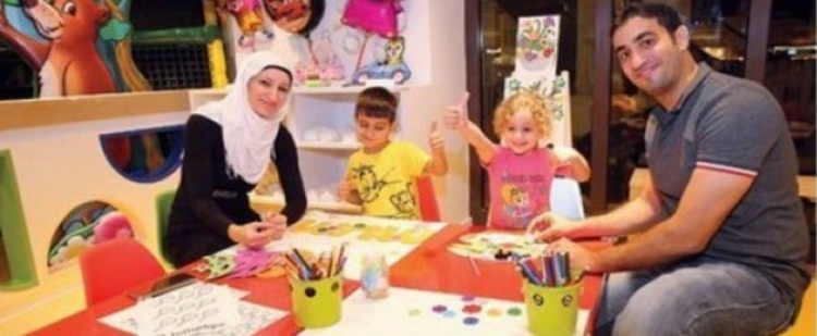 بالفيديو: زوج يدلّل زوجته بـ 3 ملايين درهم في دبي.. ماذا فعلت بالمبلغ؟