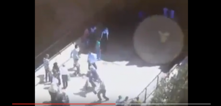 شاهد.. الشهيد الأردني لم يفهم لغة المجندة الأسرائيلية فأعدمته بالرصاص