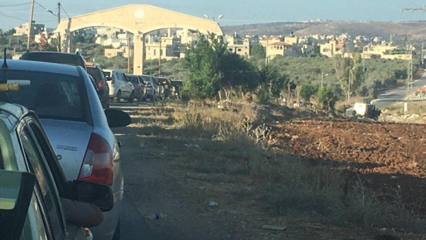 الأحتلال ينصب حاجز عسكري على مدخل زبوبا غرب جنين ويهدد بأغلاقها