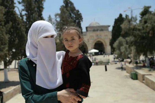 شاهد ..الإفراج عن الأسيرة المقدسية سامية مشاهرة