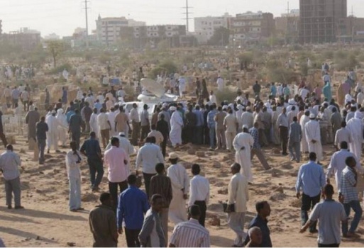 بعد 6 ساعات من دفنه في المقبرة يخرج الطفل محمد ليبلغ عن المفاجأة الكبرى!