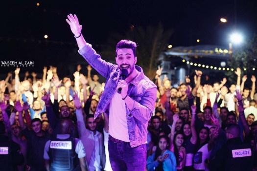 بالصور: ليث أبو جودة يتألق في مهرجان طيبة السنوي بحفل جماهيري كبير