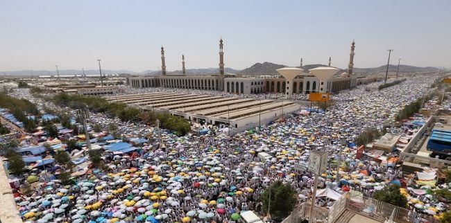 ضبط متحرش في عرفات أحد أقدس بقاع الأرض.. كيف عاقبه القاضي باسرع حكم بشري على وجه الأرض؟