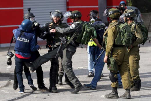 نقابة الصحفيين تطالب بأوسع حملة تضامن مع حرية وحقوق الصحفيين الفلسطينيين