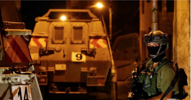 الاحتلال يعتقل (15) مواطناً من الضفة