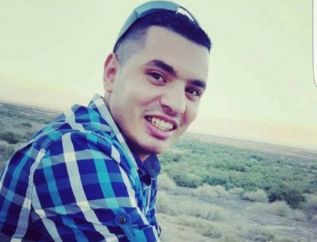 ابو ديس: اعتقلوا والده المسن للضغط عليه حتى يسلم نفسه