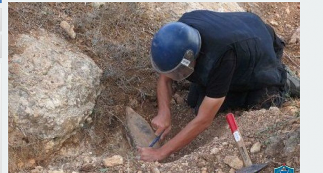 الشرطة تتعامل مع صاروخ لطائرة F16 بالخليل