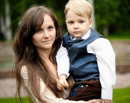 لسبب أغرب من الخيال...رمت بنفسها من الشقة وهي تحمل ابنها بين ذراعيها!