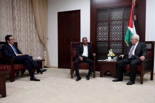 الرئيس يستقبل مؤسس فرقة الثلاثي جبران ورئيس مجلس إدارة بنك فلسطين