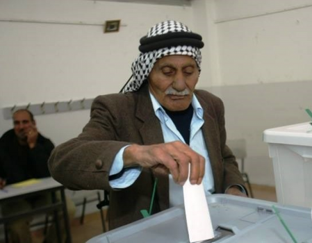 الحكومة تقرر عودة رؤساء البلديات