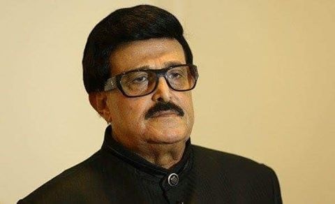 سمير غانم يتعرض لوعكة صحية قبل أيام من زفاف ابنته