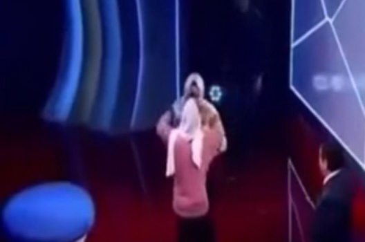 فيديو| عراك كبير بين فتاتين من السودان في أقوى حلقات برنامج 'المسامح كريم'